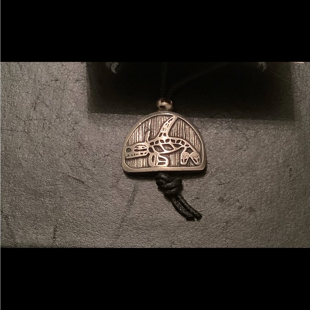 NEW lead-free pewter unisex Totem Whale necklace